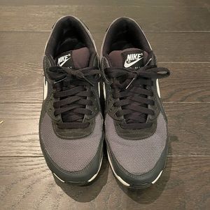 Nike Air Max 90 (Men’s size 9.5)